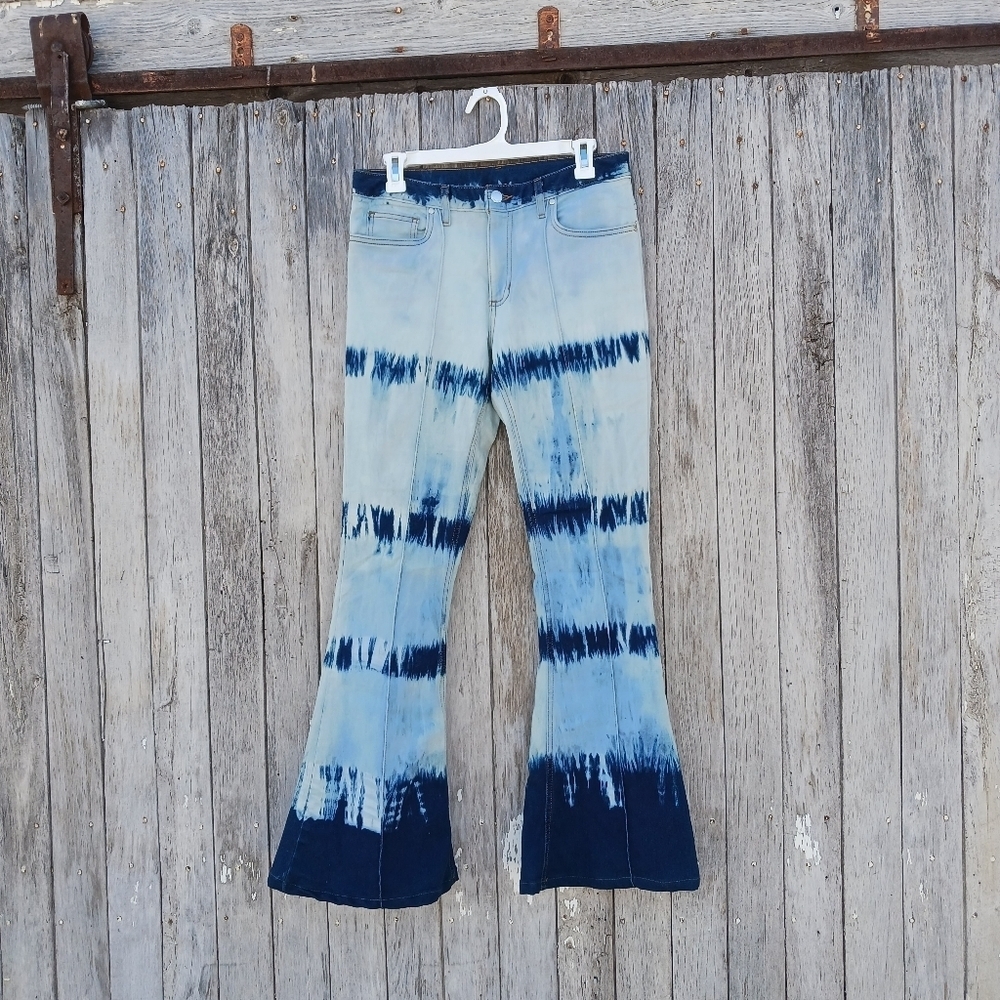 Venus Women's Tie Dye Jeans Wide Leg Flare Mid Rise SZ 8 Hippie Bohemian